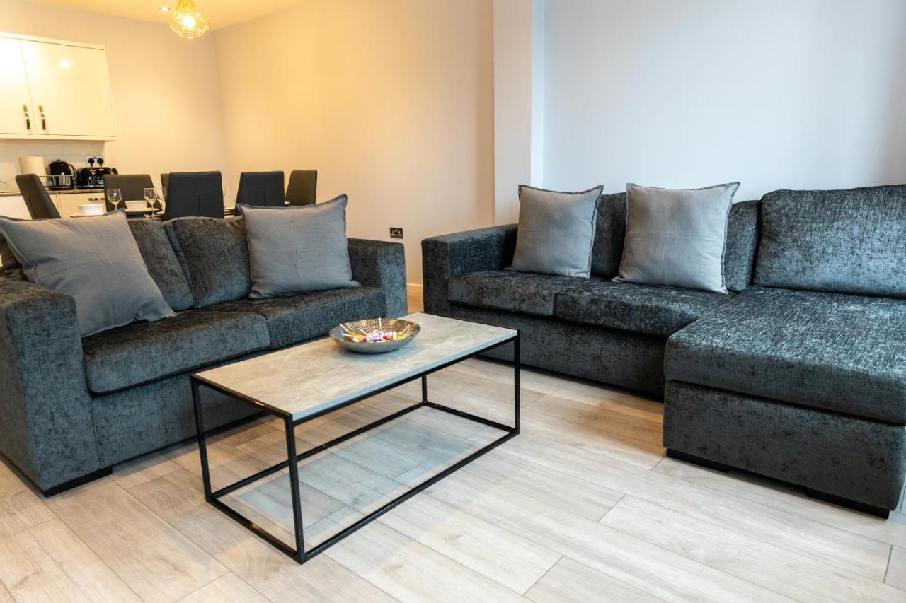 Cosy Flats Near Heathrow, Group Bookings Available With Parking Space Hounslow Dış mekan fotoğraf