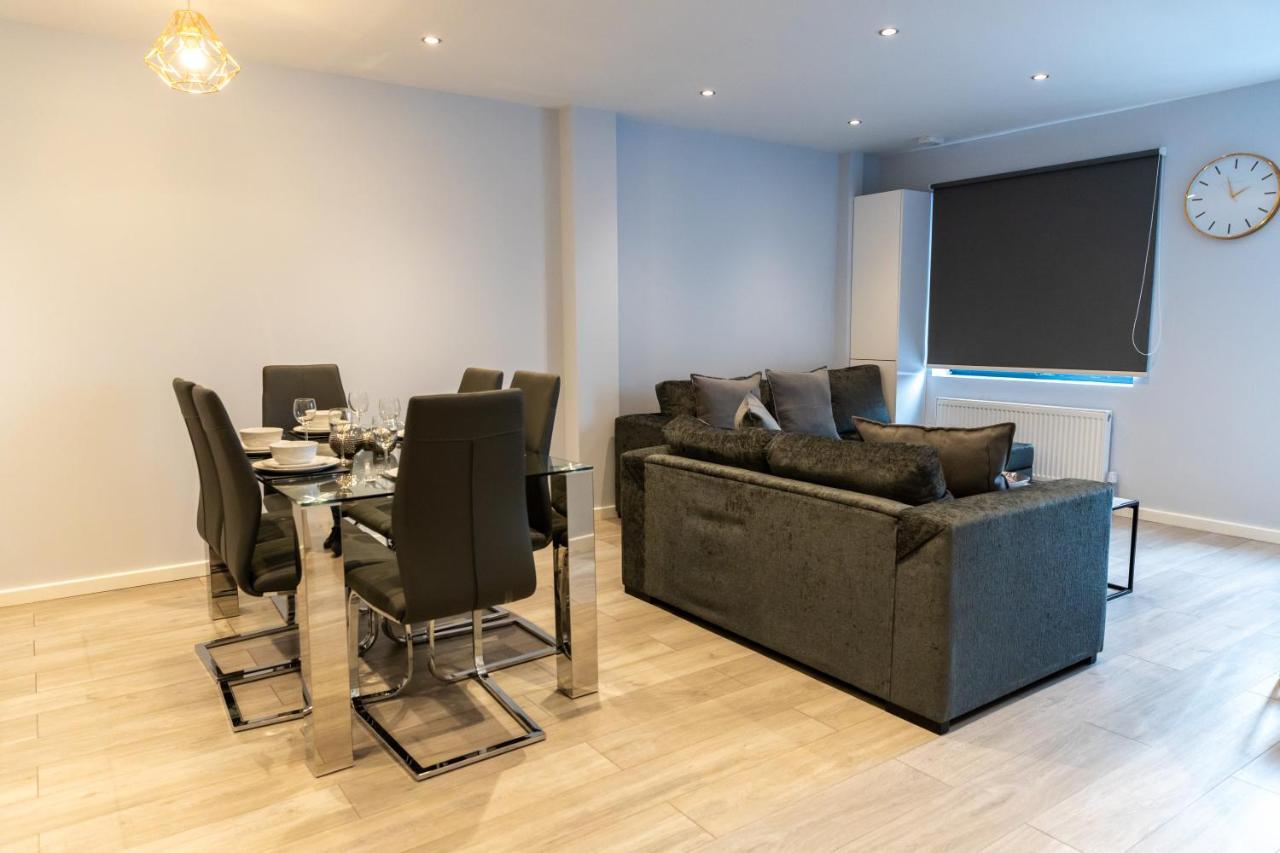 Cosy Flats Near Heathrow, Group Bookings Available With Parking Space Hounslow Dış mekan fotoğraf