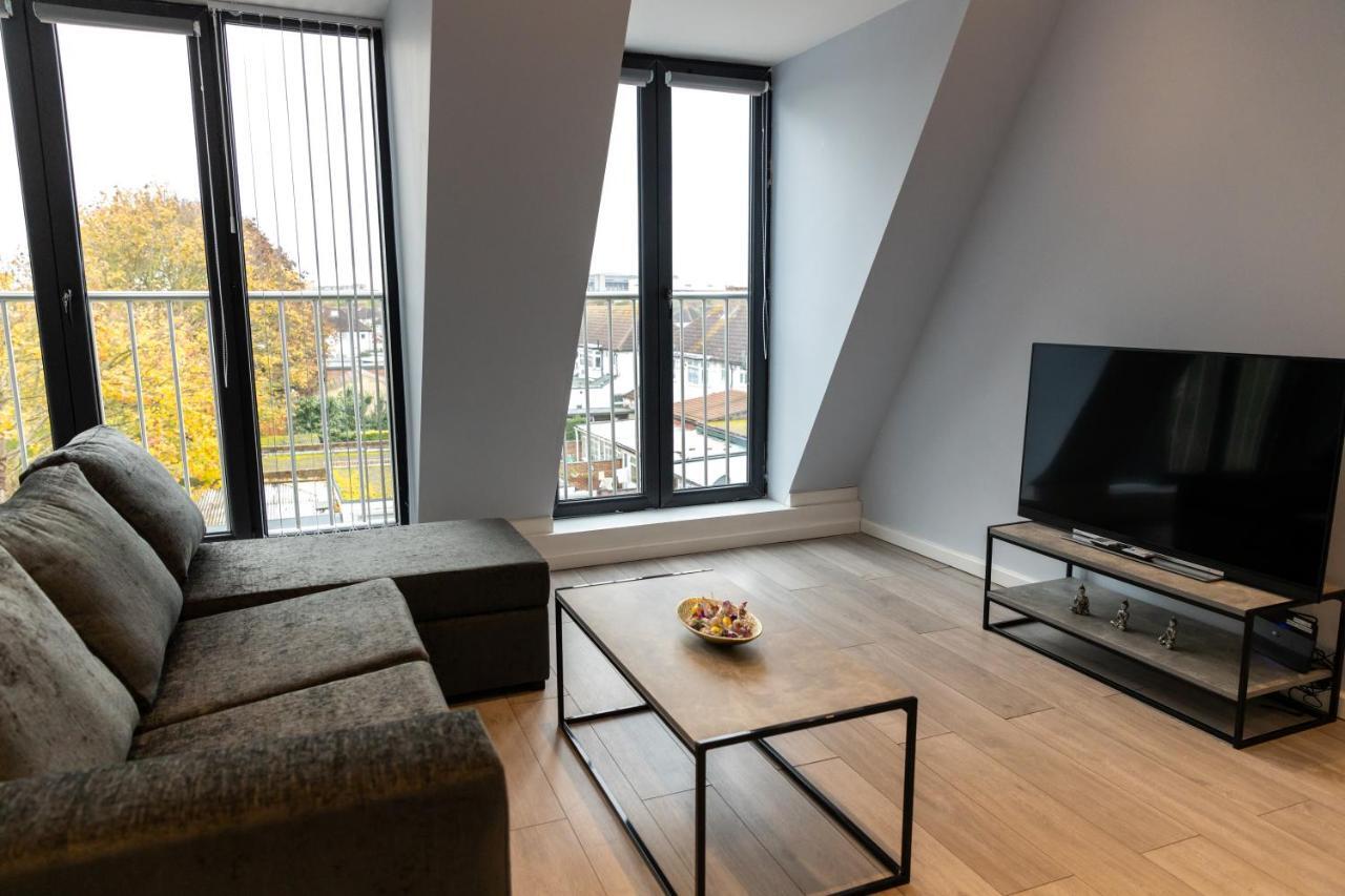 Cosy Flats Near Heathrow, Group Bookings Available With Parking Space Hounslow Dış mekan fotoğraf